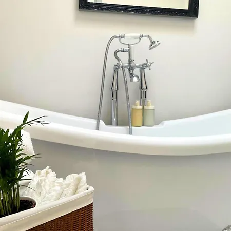 Prázdninový dům Bright & Spacious 2-bed Townhouse *