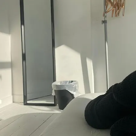 Bright & Spacious 2-bed Townhouse Prázdninový dům