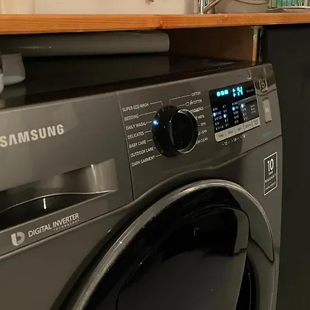 Bright & Spacious 2-bed Townhouse