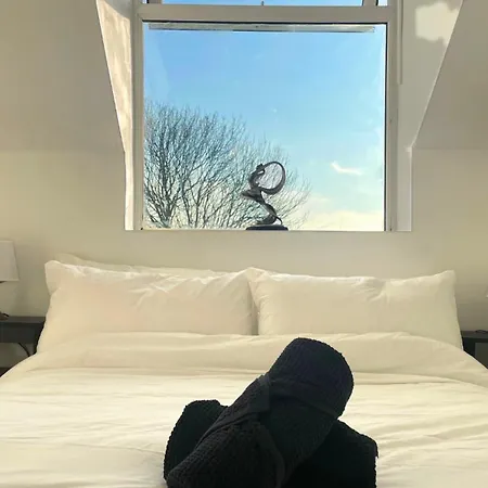 Bright & Spacious 2-bed Townhouse * Waterford