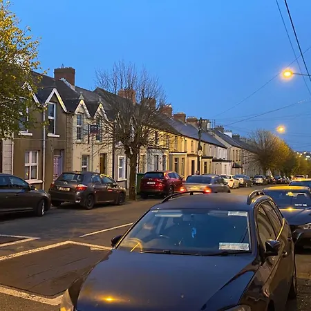 Bright & Spacious 2-bed Townhouse Prázdninový dům *