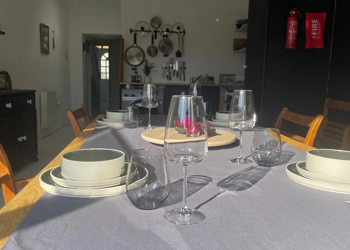 Bright & Spacious 2-bed Townhouse *